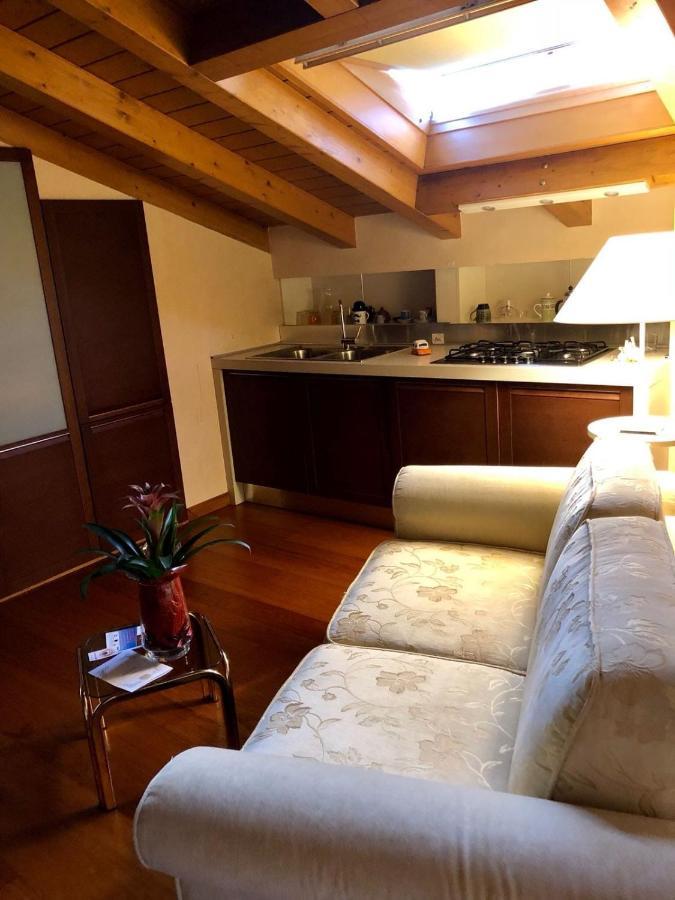 Апартаменты Il Sasso Bianco Bb Комерио Экстерьер фото